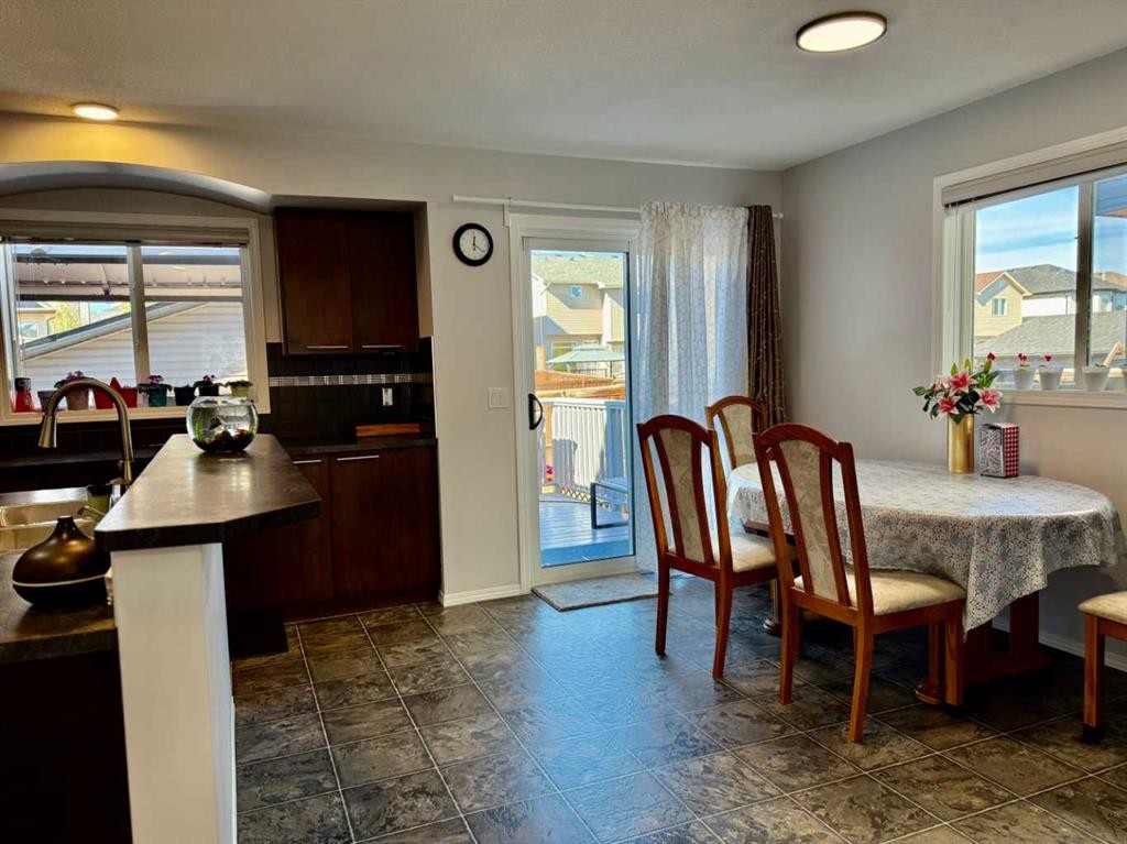 43 Bridlecrest Road Sw, Calgary, AB - Indoor Photo Showing Dining Room