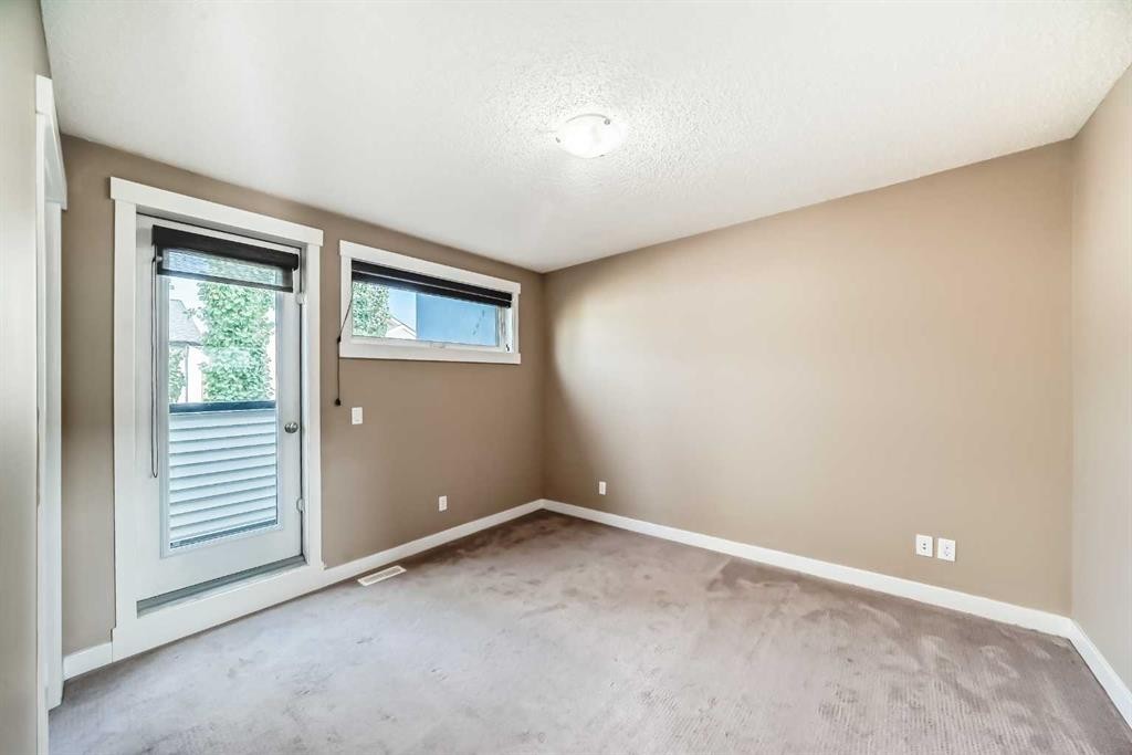326 Covecreek Circle Ne, Calgary, AB - Indoor Photo Showing Other Room