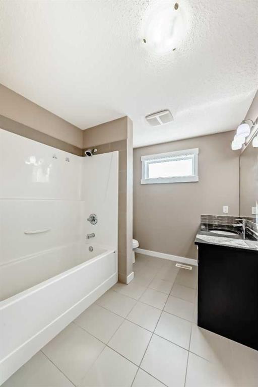 326 Covecreek Circle Ne, Calgary, AB - Indoor Photo Showing Bathroom
