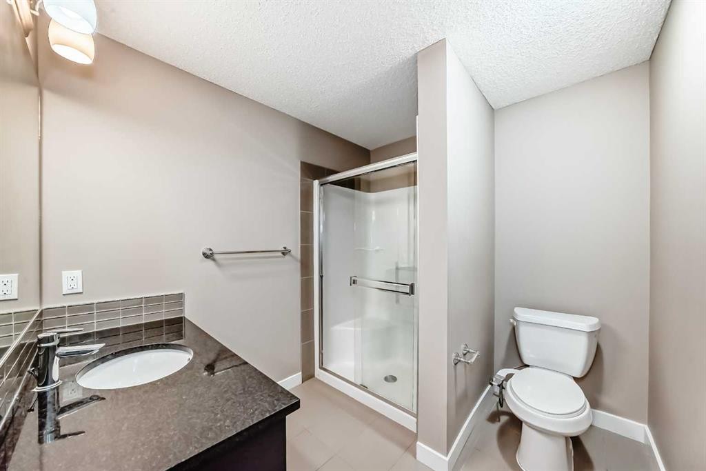 326 Covecreek Circle Ne, Calgary, AB - Indoor Photo Showing Bathroom