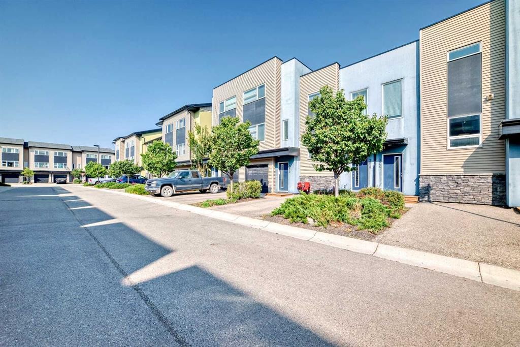 326 Covecreek Circle Ne, Calgary, AB - Outdoor