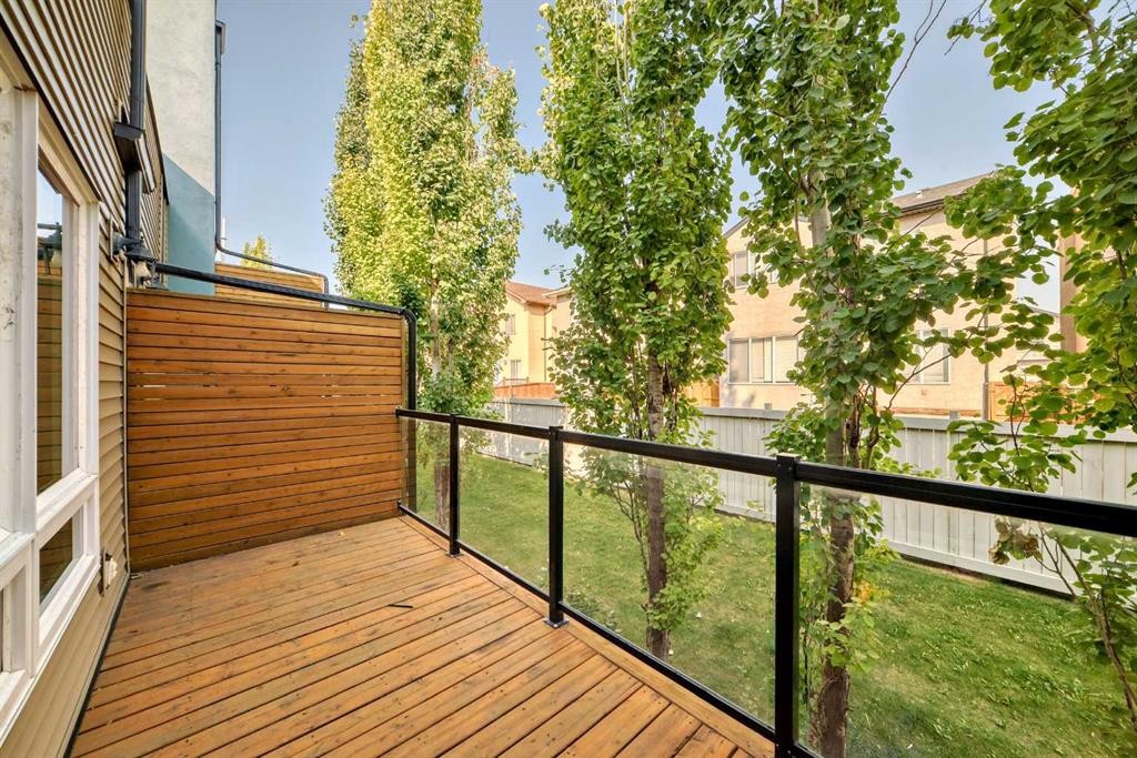 326 Covecreek Circle Ne, Calgary, AB - Outdoor With Balcony With Exterior