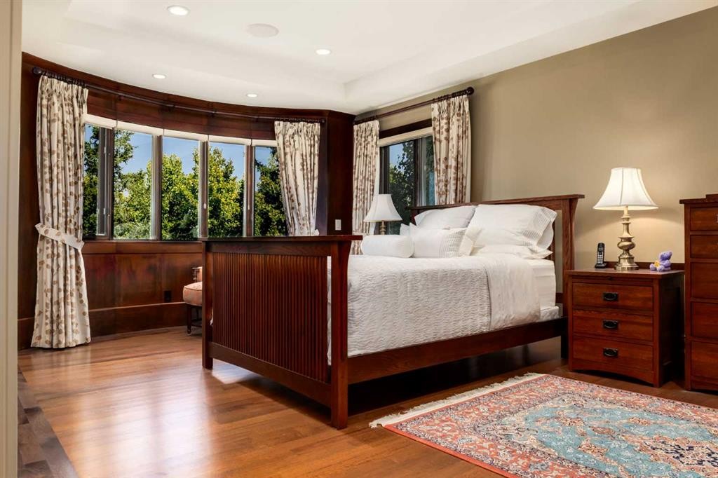 4 Aspen Ridge Bay Sw, Calgary, AB - Indoor Photo Showing Bedroom