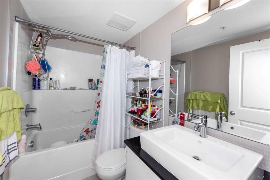 3102-240 Skyview Ranch Road Ne, Calgary, AB - Indoor Photo Showing Bathroom