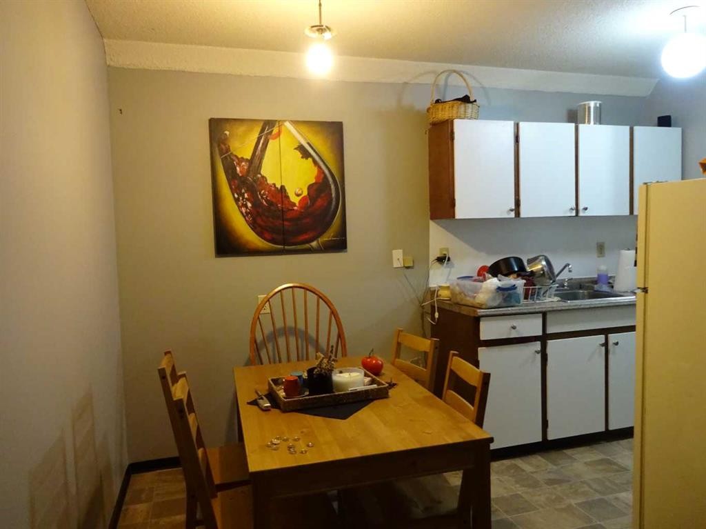 2410 14 Street Sw, Calgary, AB - Indoor Photo Showing Dining Room