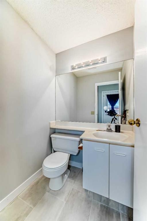 3315 Catalina Boulevard Ne, Calgary, AB - Indoor Photo Showing Bathroom