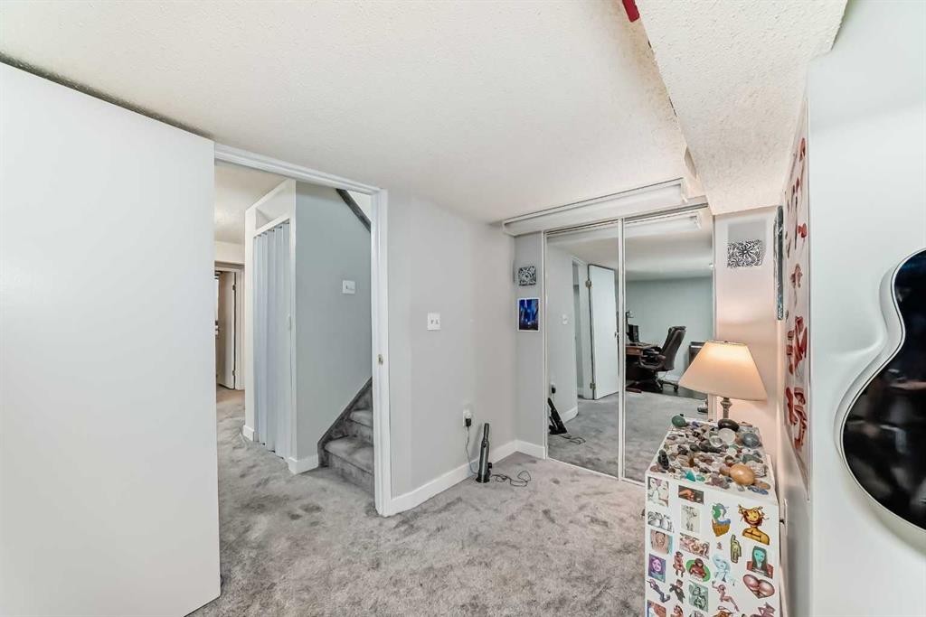 3315 Catalina Boulevard Ne, Calgary, AB - Indoor