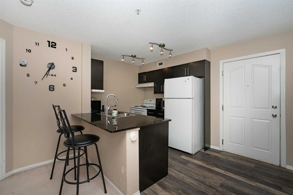 223-355 Taralake Way Ne, Calgary, AB - Indoor Photo Showing Kitchen