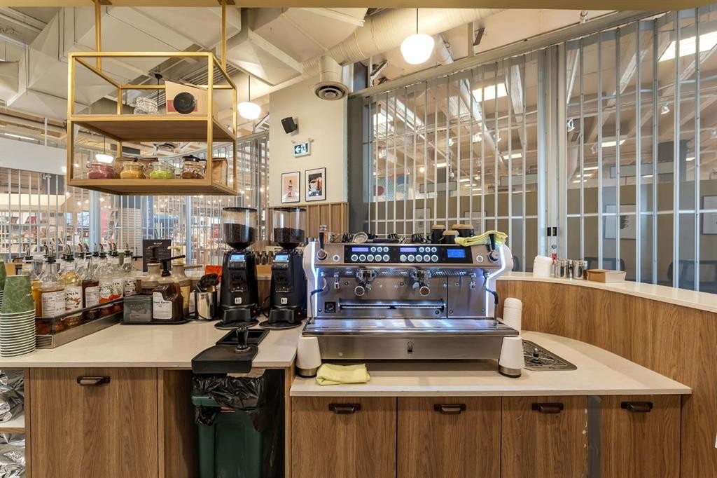 6455 Macloed Trail, Calgary, AB