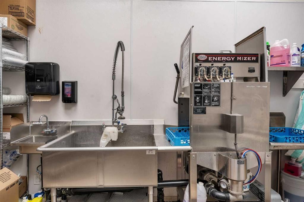 6455 Macloed Trail, Calgary, AB