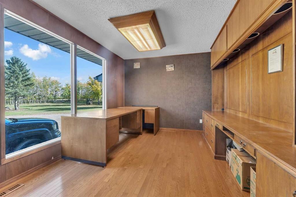 233081 Glenmore View Road, Rural Rocky View County, AB - Indoor Photo Showing Other Room