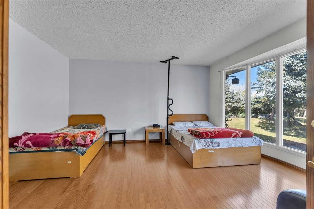 233081 Glenmore View Road, Rural Rocky View County, AB - Indoor Photo Showing Bedroom