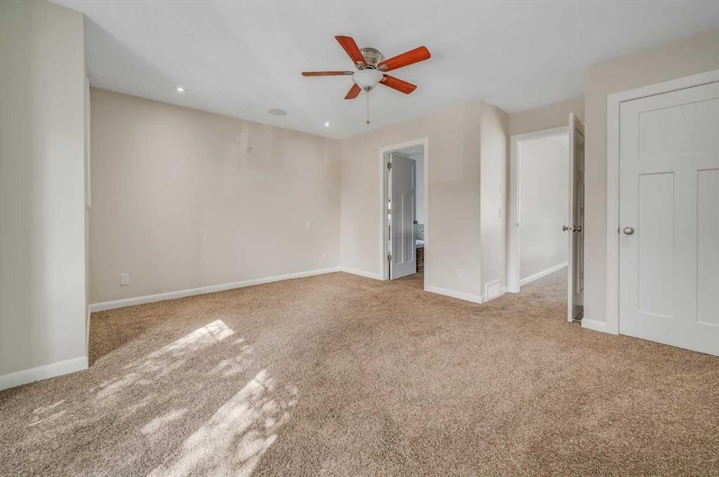 7418 36 Avenue Nw, Calgary, AB - Indoor Photo Showing Other Room