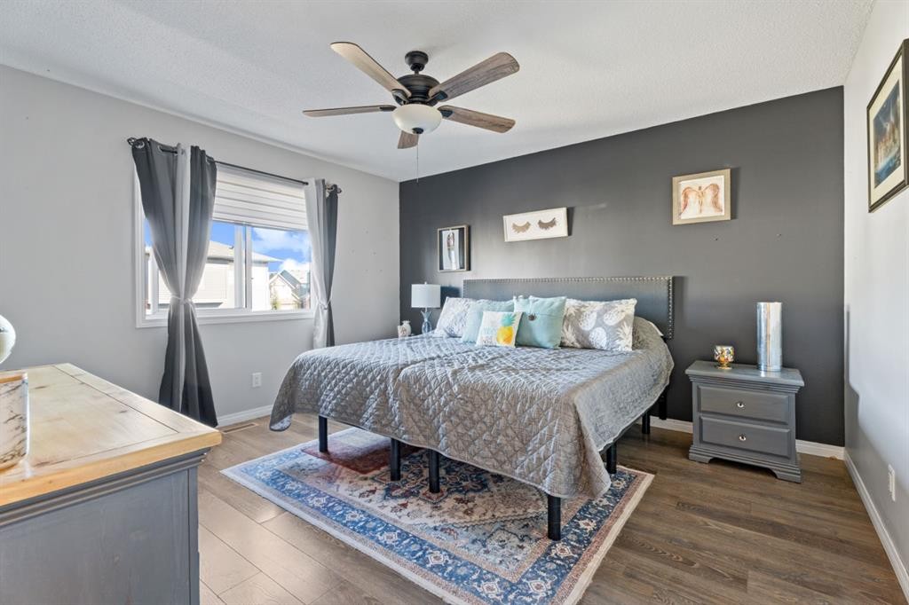 178 Buckskin Way, Cochrane, AB - Indoor Photo Showing Bedroom