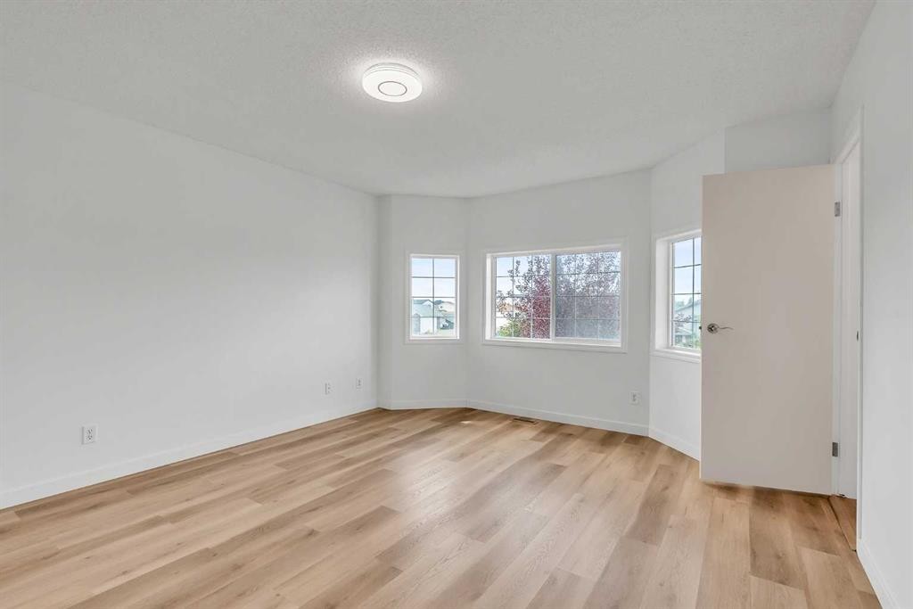 1149 Martindale Boulevard Ne, Calgary, AB - Indoor Photo Showing Other Room