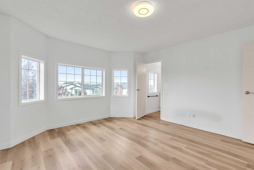 1149 Martindale Boulevard Ne, Calgary, AB - Indoor Photo Showing Other Room
