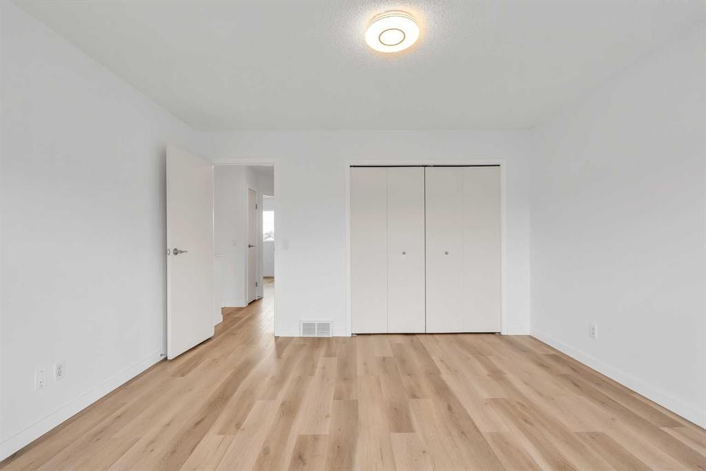 1149 Martindale Boulevard Ne, Calgary, AB - Indoor Photo Showing Other Room