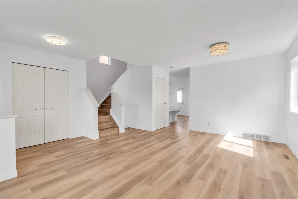 1149 Martindale Boulevard Ne, Calgary, AB - Indoor Photo Showing Other Room