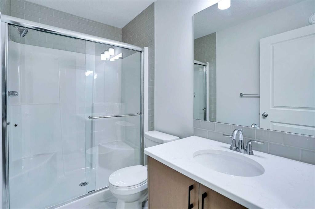 312 Edith Place Nw, Calgary, AB - Indoor Photo Showing Bathroom