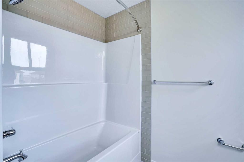 312 Edith Place Nw, Calgary, AB - Indoor Photo Showing Bathroom