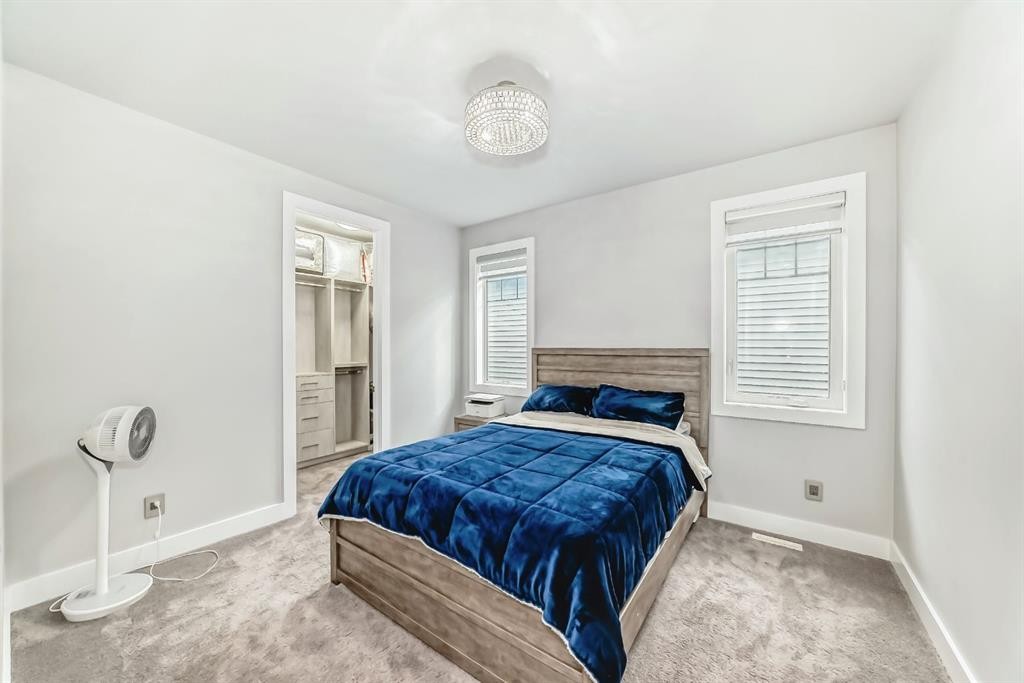 3149 Winspear Crescent Sw, Edmonton, AB - Indoor Photo Showing Bedroom