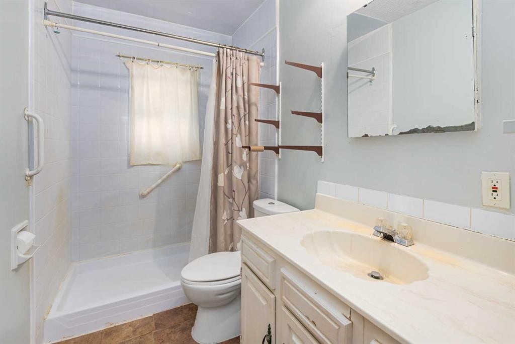 2616 22 Street Nw, Calgary, AB - Indoor Photo Showing Bathroom