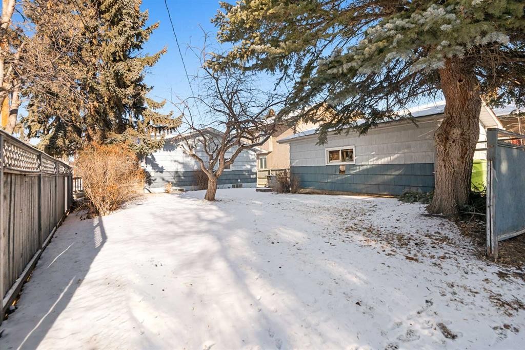 2616 22 Street Nw, Calgary, AB - Outdoor