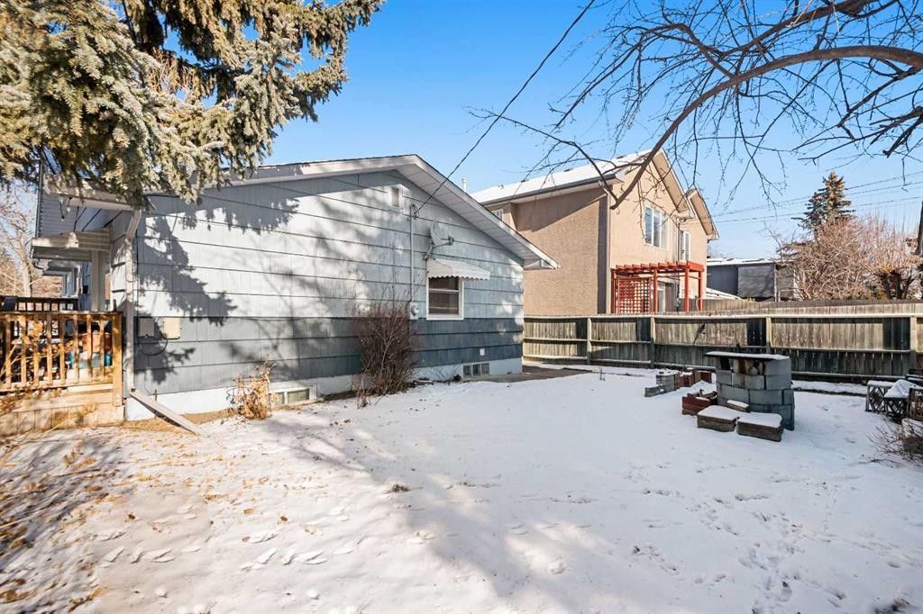 2616 22 Street Nw, Calgary, AB - Outdoor