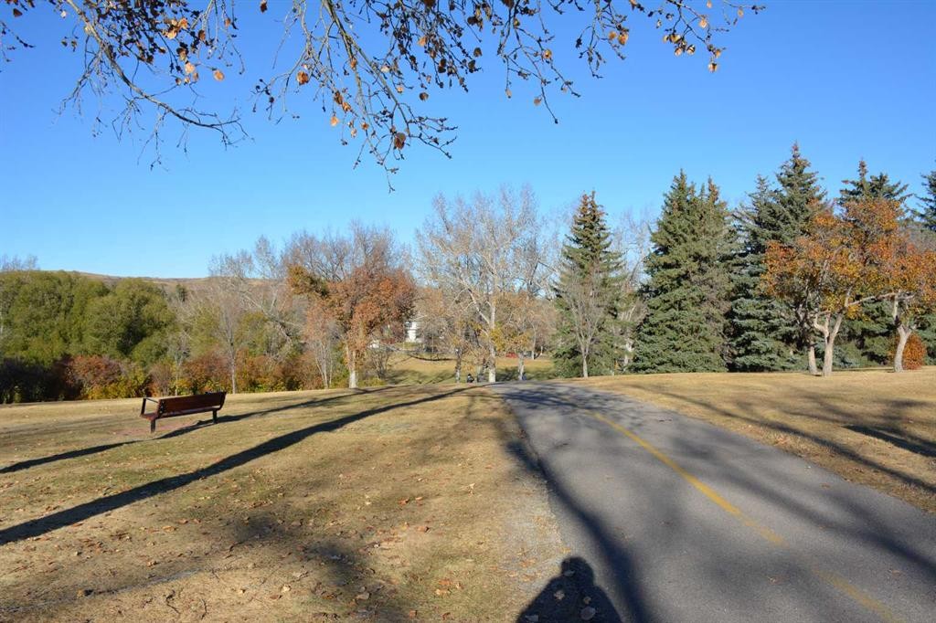 2616 22 Street Nw, Calgary, AB - Outdoor With View