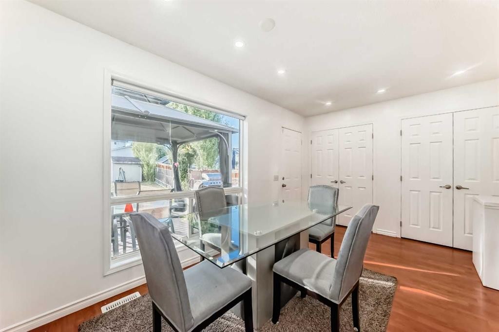 79 Hidden Crescent Nw, Calgary, AB - Indoor Photo Showing Dining Room