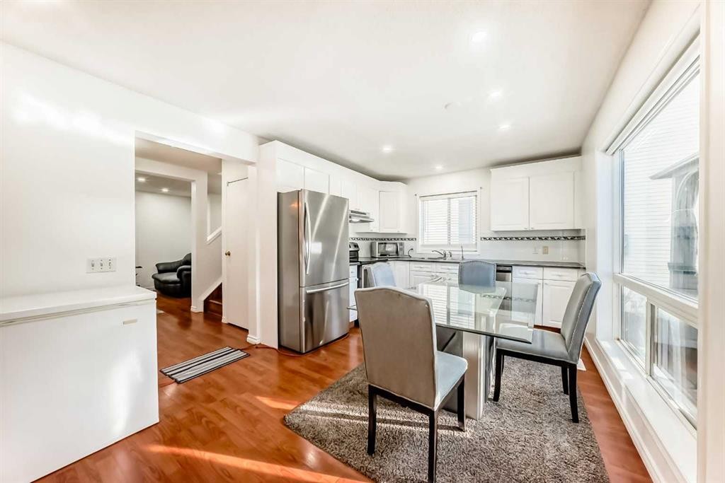 79 Hidden Crescent Nw, Calgary, AB - Indoor