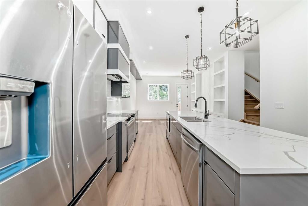 2371 20 Avenue Nw, Calgary, AB - Indoor Photo Showing Kitchen With Double Sink With Upgraded Kitchen