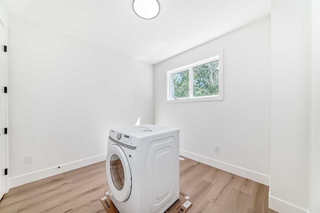 2371 20 Avenue Nw, Calgary, AB - Indoor Photo Showing Laundry Room
