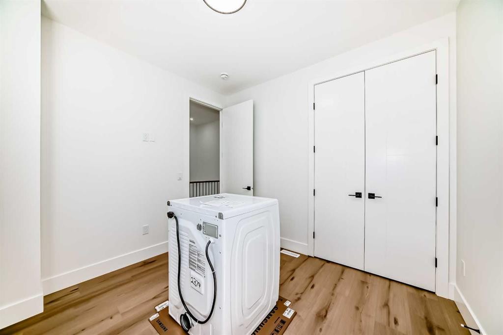 2371 20 Avenue Nw, Calgary, AB - Indoor