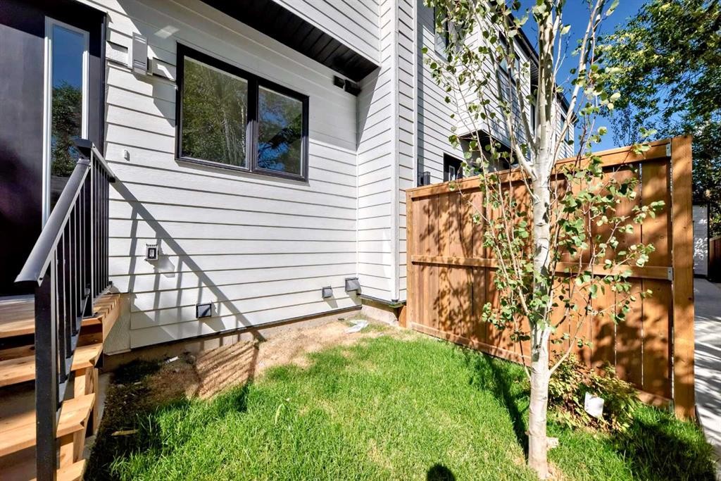 2371 20 Avenue Nw, Calgary, AB - Outdoor
