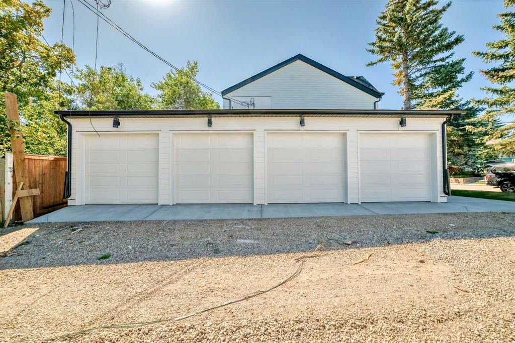 2371 20 Avenue Nw, Calgary, AB - Outdoor