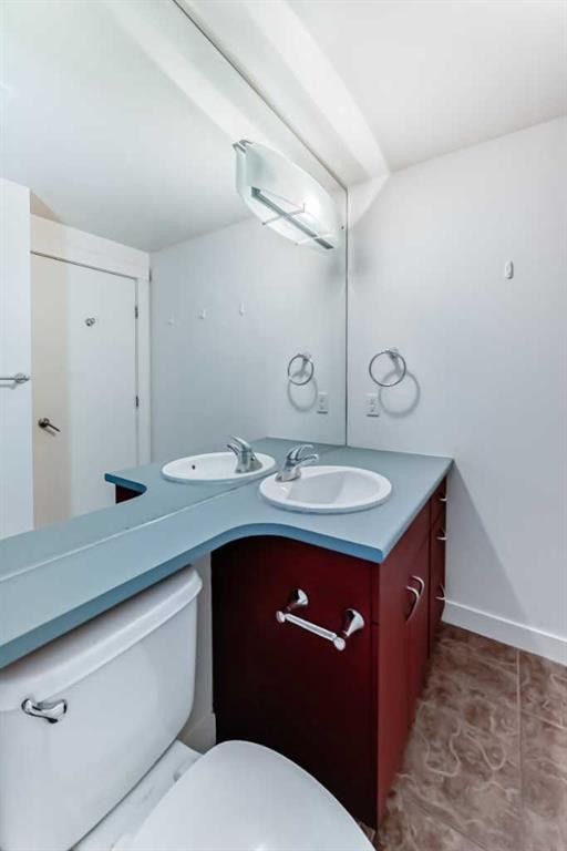 1308-8710 Horton Road Sw, Calgary, AB - Indoor Photo Showing Bathroom