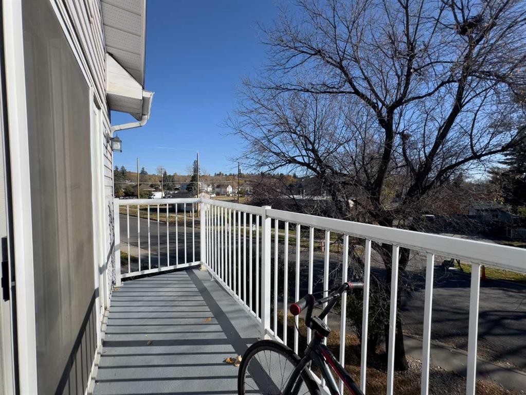 3 Alberta Avenue, Okotoks, AB - Outdoor