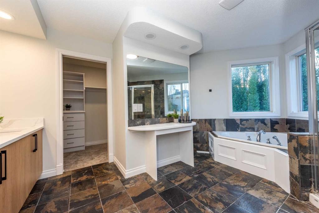 181 Chapala Drive Se, Calgary, AB - Indoor Photo Showing Bathroom