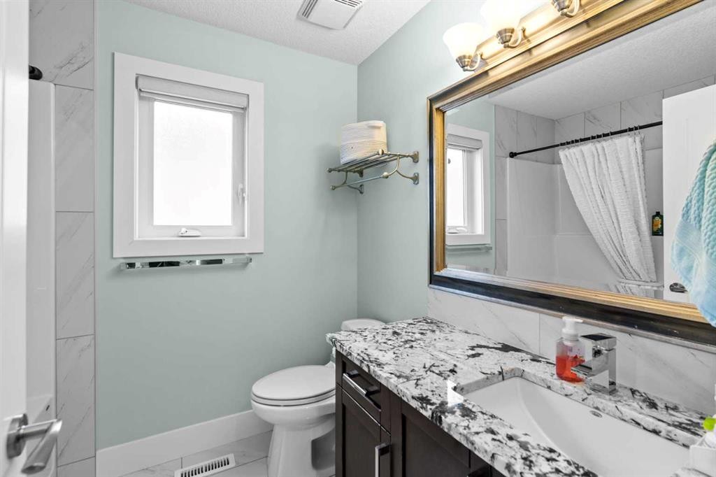 148 Baysprings Court Sw, Airdrie, AB - Indoor Photo Showing Bathroom