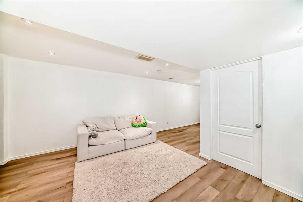 402-2066 Luxstone Boulevard Sw, Airdrie, AB - Indoor Photo Showing Other Room