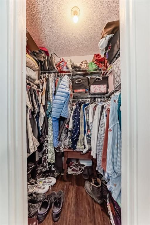 724D Raynard Crescent Se, Calgary, AB - Indoor With Storage