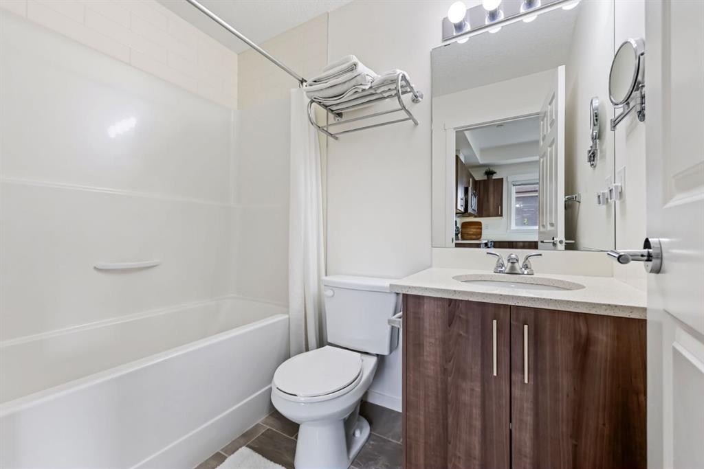 3308-215 Legacy Boulevard Se, Calgary, AB - Indoor Photo Showing Bathroom