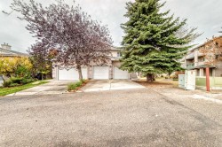 82 Sierra Morena Green SW Calgary, AB T3H 3E5