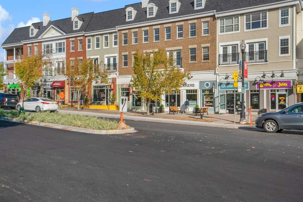 2452 28 Avenue Sw, Calgary, AB - Outdoor With Facade