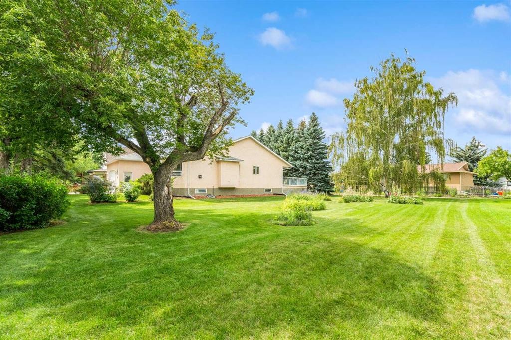 2504 19 Street, Nanton, AB