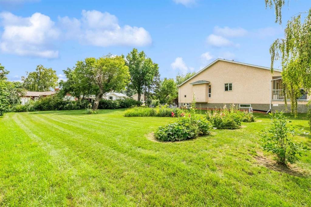 2504 19 Street, Nanton, AB