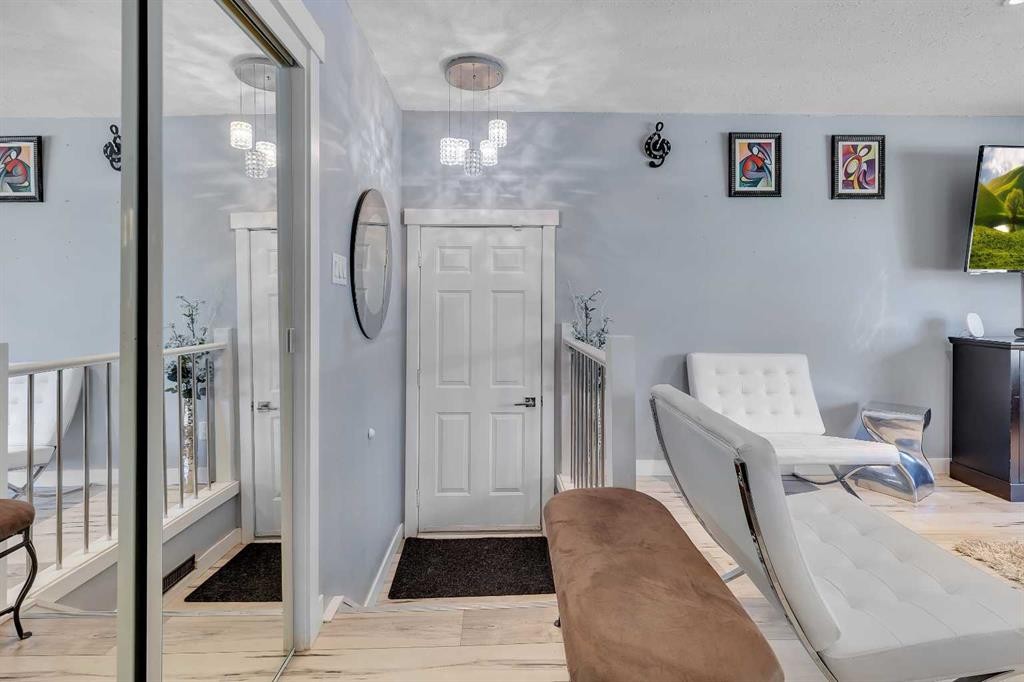 440 Foritana Road Se, Calgary, AB - Indoor Photo Showing Other Room