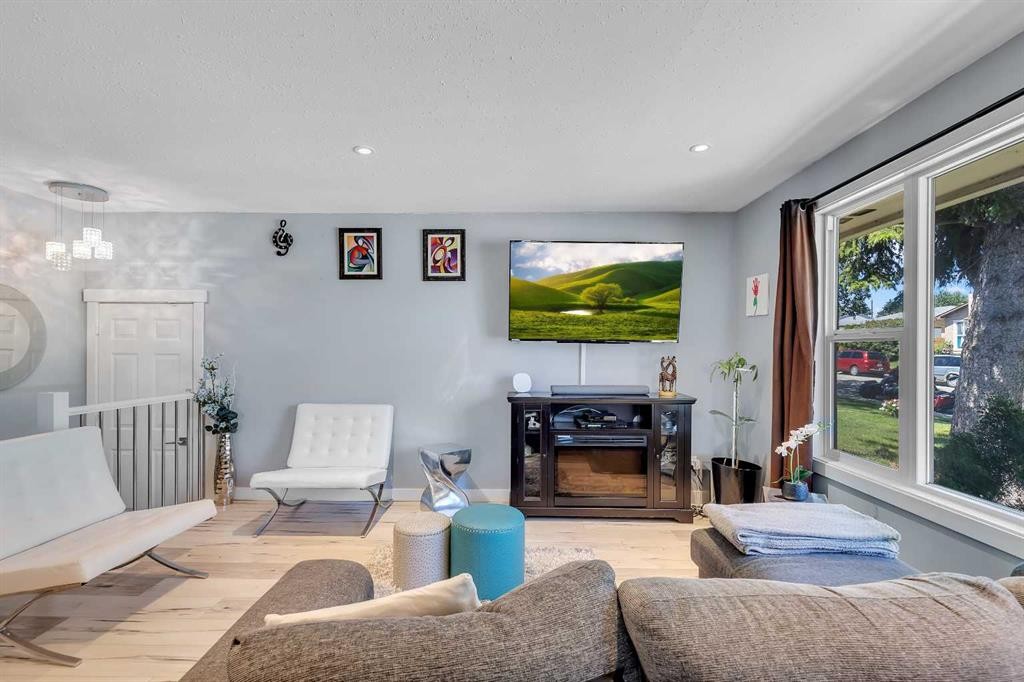 440 Foritana Road Se, Calgary, AB - Indoor