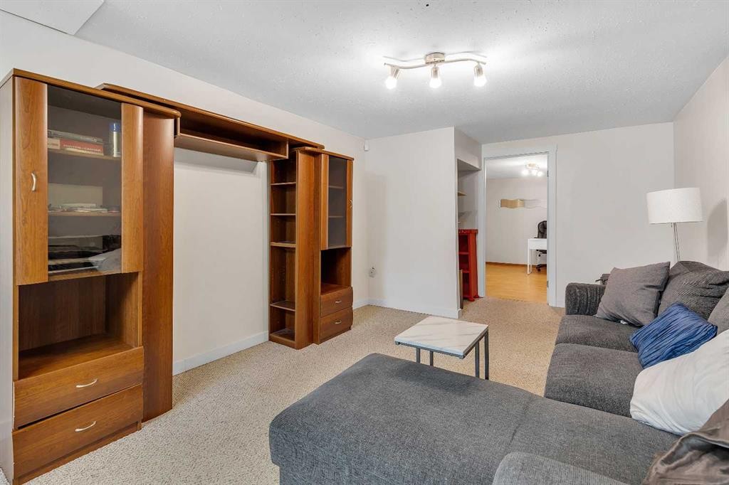 440 Foritana Road Se, Calgary, AB - Indoor